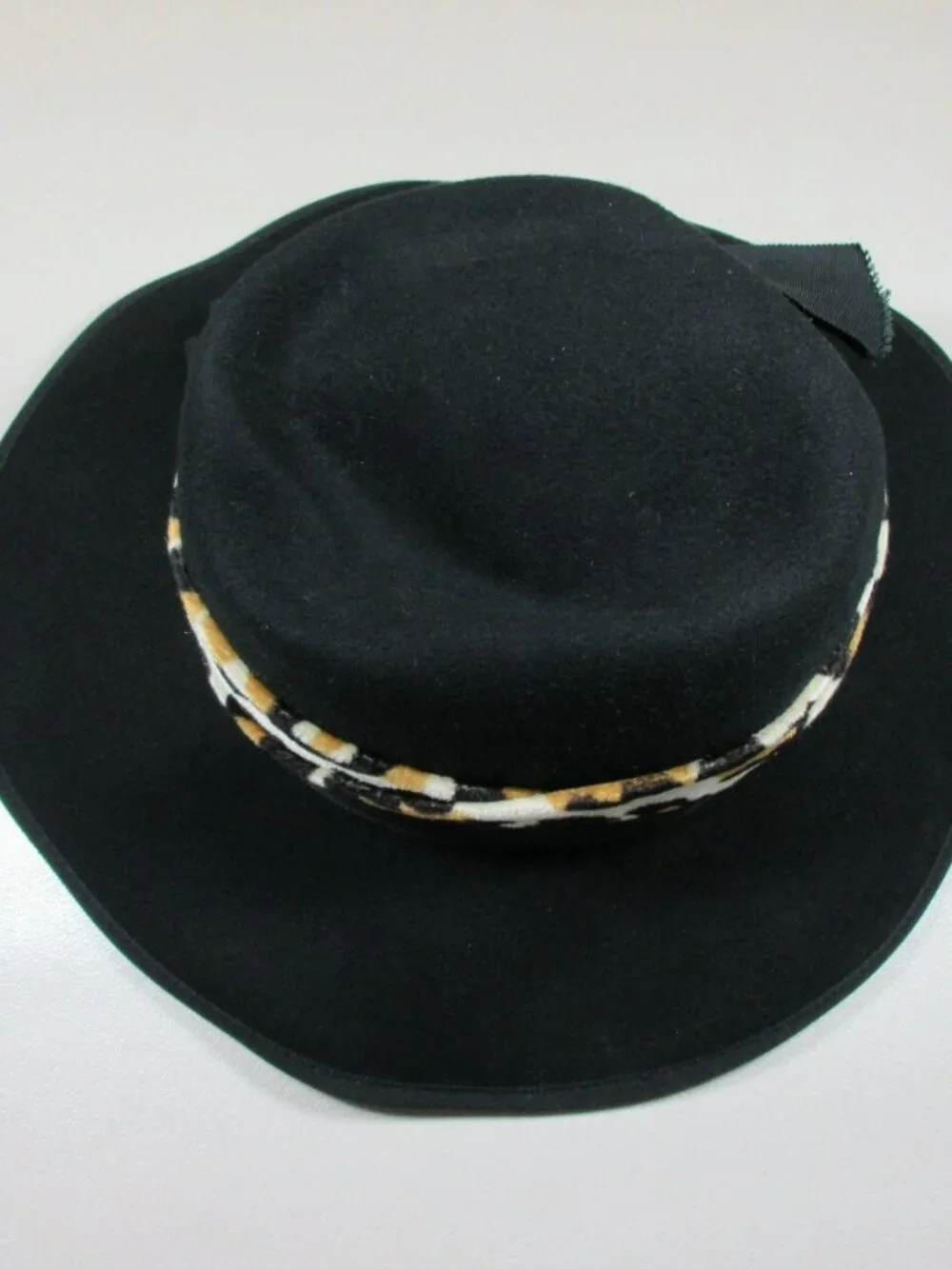 Vintage Michael Howard womens black cheetah ribbon Wool fedora USA